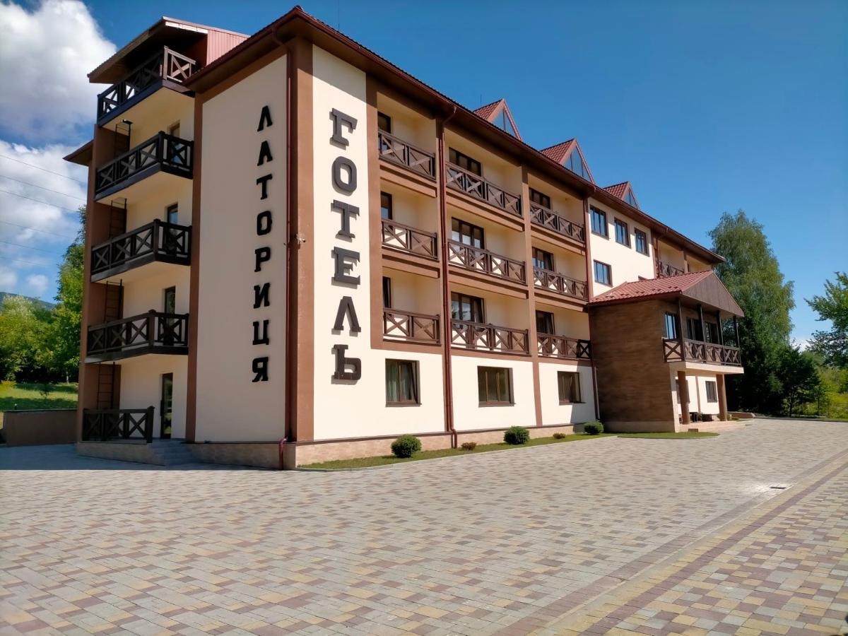 Латориця Hotel Suskovo Buitenkant foto