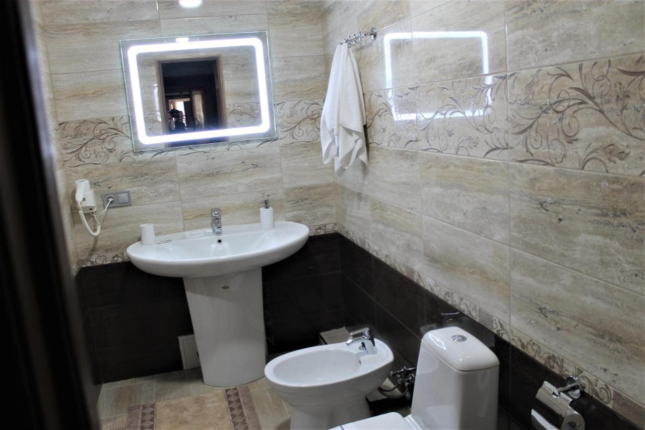 Латориця Hotel Suskovo Buitenkant foto