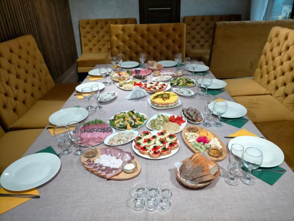 Латориця Hotel Suskovo Buitenkant foto